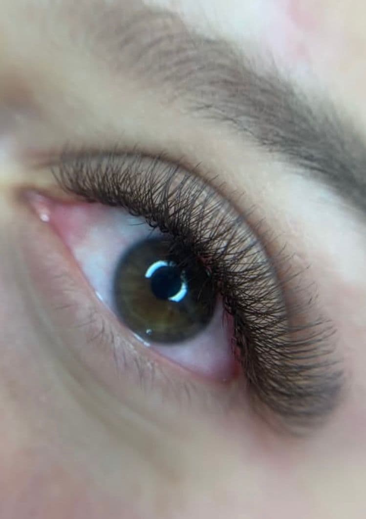 Transformação de Brow Lamination