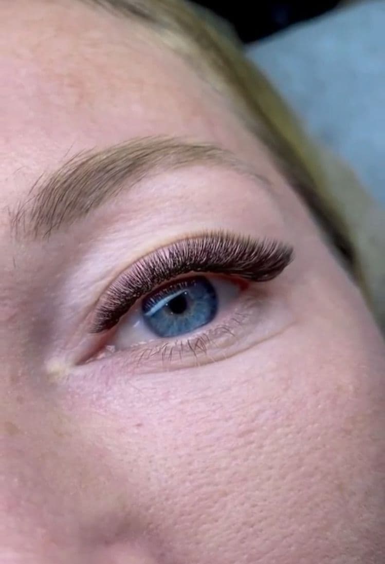 Transformação de Design de Sobrancelhas